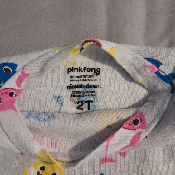 2t Pink Fong Baby Shark Pajamas - Picture 5 of 5